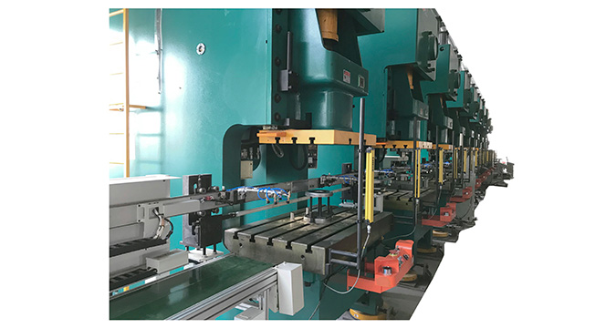 數(shù)控車(chē)床機(jī)械手的結(jié)構(gòu)特點(diǎn)