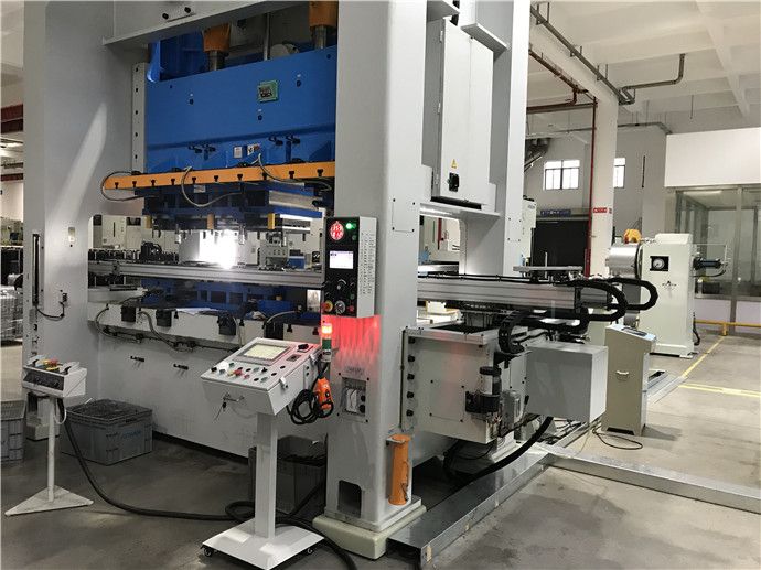 沖壓機械手為什么能夠得到普遍使用？