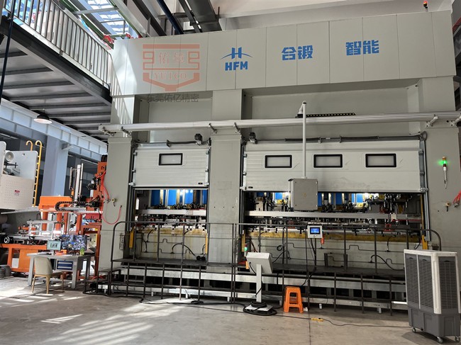 如何選購適合一臺適合自己生產情況的沖壓三次元機械手？