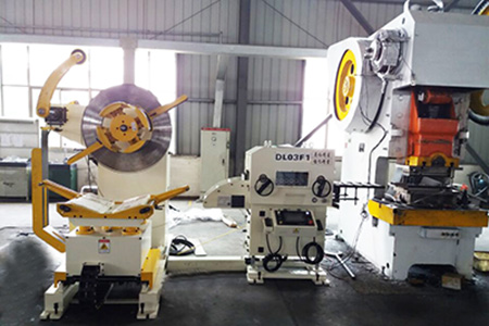 復(fù)工復(fù)產(chǎn)，山東客戶訂購(gòu)多臺(tái)三合一送料機(jī)